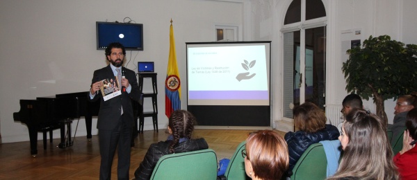 El Consulado de Colombia en París realizó el evento 'Construyendo Memoria, Camino a la Paz'